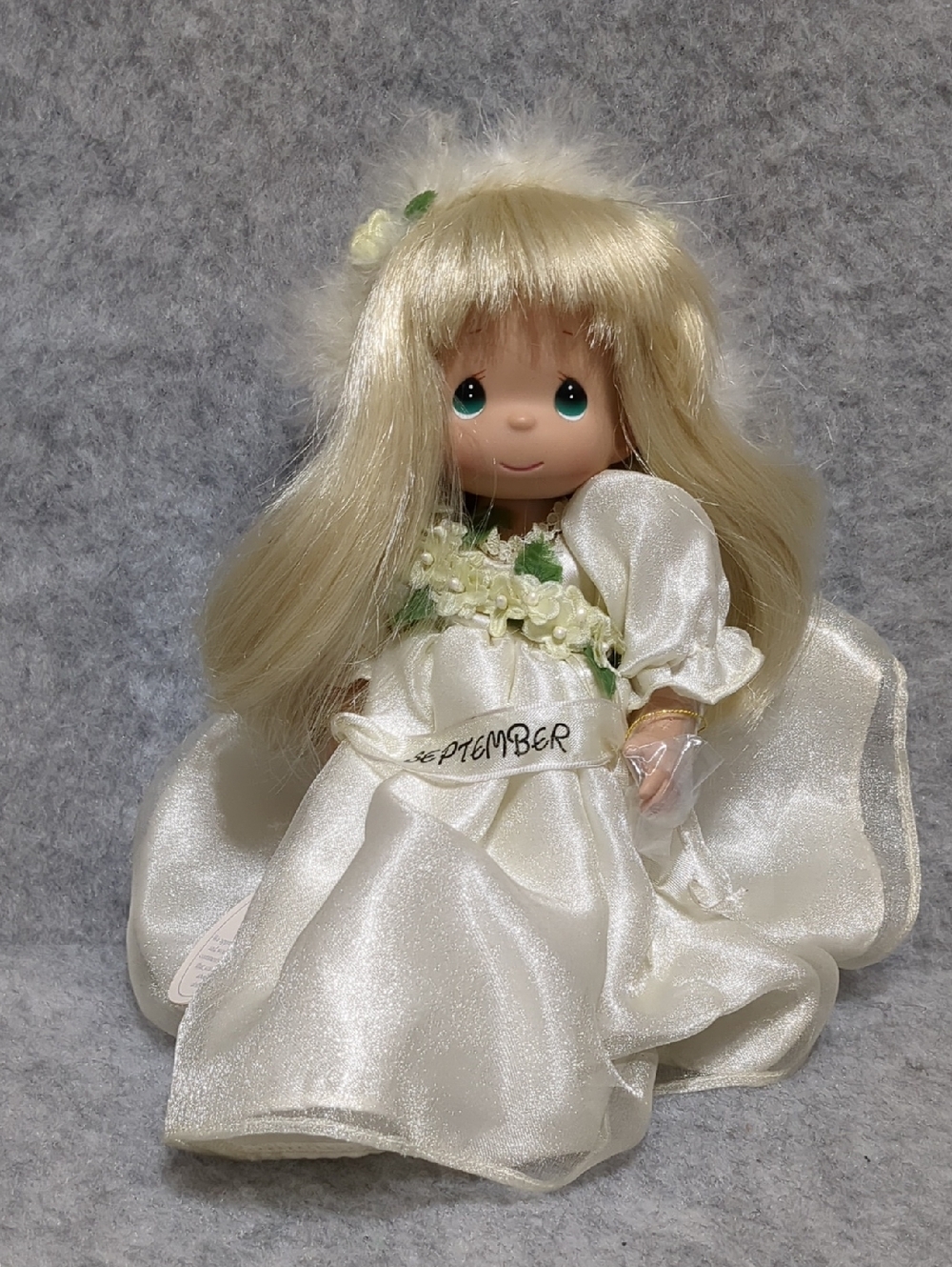 Precious Moments Doll 9" Collection, Angel of the Month September 2002 NWT